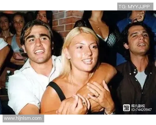 足球明星艾利的妻子美丽照片分享及她的生活点滴揭秘